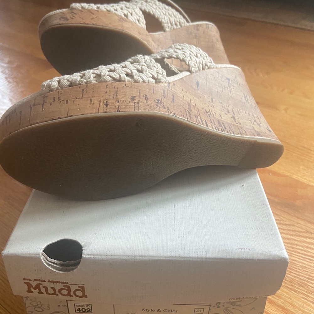 Mudd Sandals - Picture 5 of 6